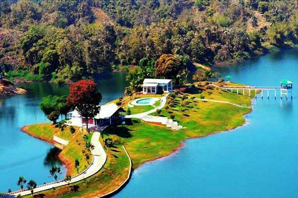 ঘুরে দাঁড়িয়েছে রাঙামাটি