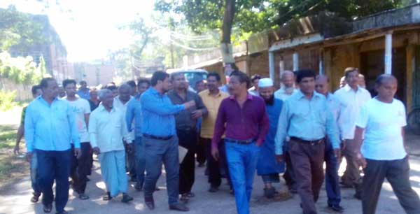 মজুরি স্কেল বাস্তবায়নের দাবিতে কেপিএমে বিক্ষোভ