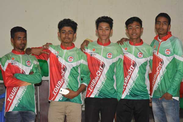 মাউন্টেন বাইকাররা এখন শহরে