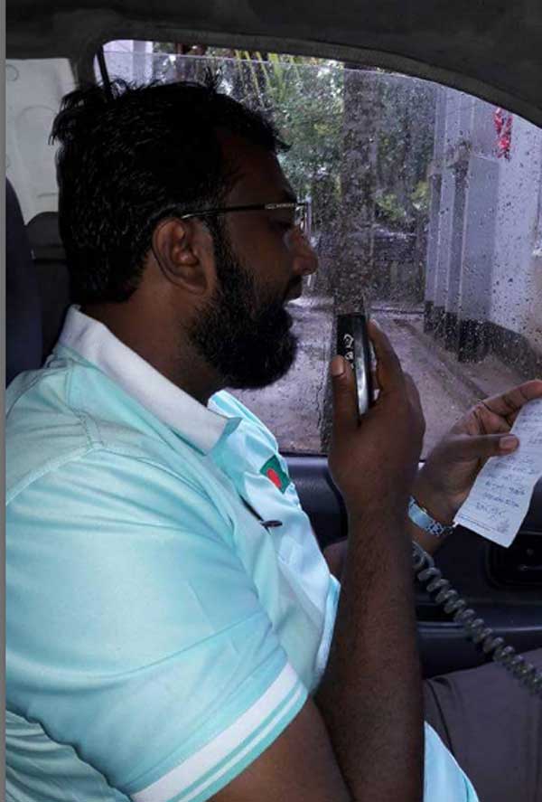 সচেতনতা সৃষ্টিতে মাইক হাতে রাস্তায় ইউএনও