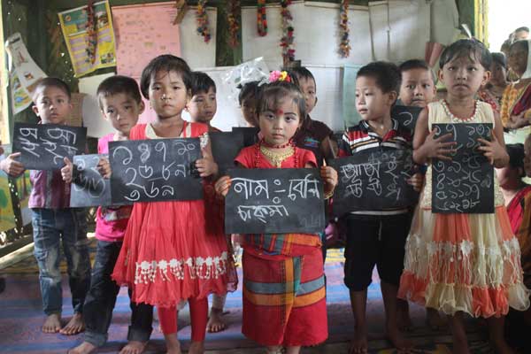 পাড়াকেন্দ্রগুলোর মেয়াদ বাড়েনি,অনিশ্চয়তায় সাড়ে ৫ হাজার কর্মী