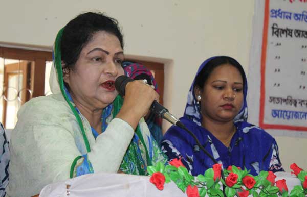 লংগদুতে নৌকায় ভোট চাইলেন চিনু