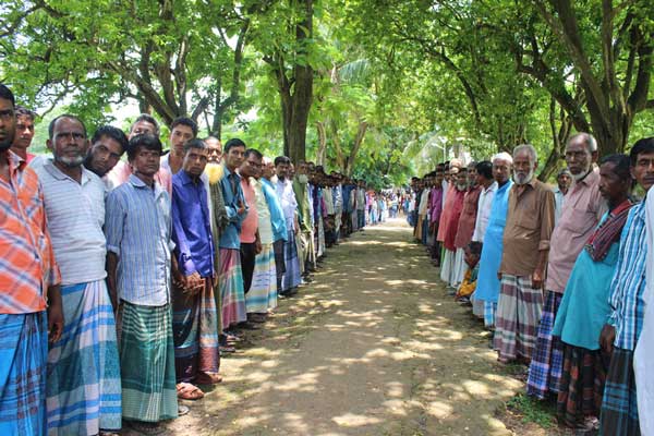 ১০ নয়, মাসে ৩০ কেজি করে চাল চান কাপ্তাই হ্রদের জেলেরা
