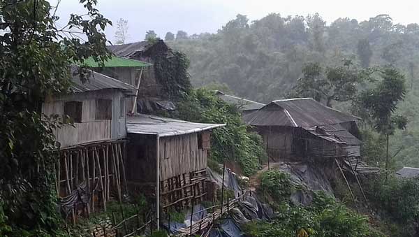 রাঙামাটিতে ‘পাহাড়ধস’ আতঙ্ক
