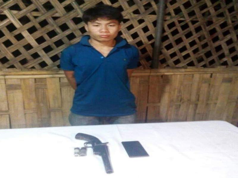 বাঘাইছড়িতে অস্ত্রসহ যুবক আটক