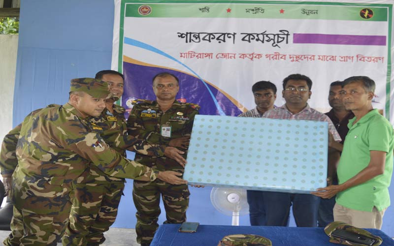 ‘দায়িত্ববোধ থেকে সেনাবাহিনী মানুষের পাশে থাকবে’