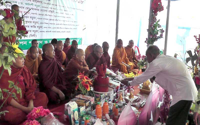 বুদ্ধাঙ্কুর বিহারে চীবর দানোৎসব