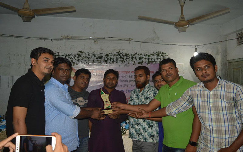 সাবেক ক্রিকেটার রাশেদকে সংবর্ধনা রফিক স্মৃতি ক্লাবের