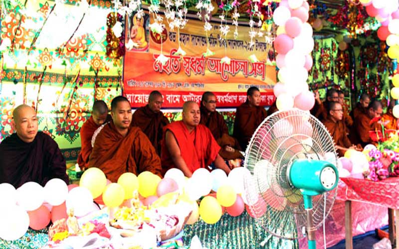 লংগদু মনোরম বিহারে ২১তম কঠিন চীবর দানোৎসব