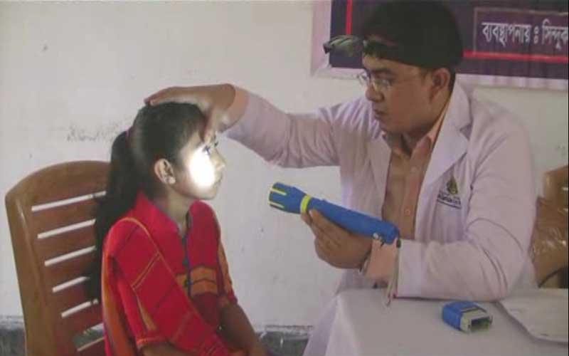 গুইমারাতে সেনাবাহিনীর বিনামূল্যে চক্ষু সেবা