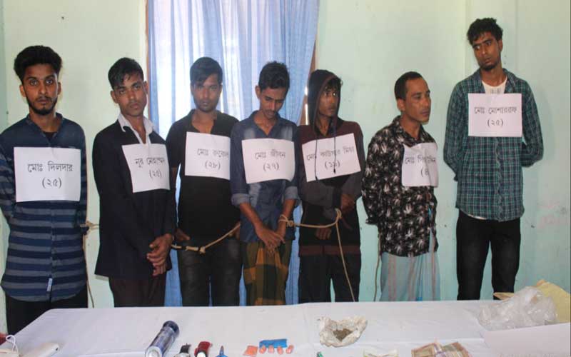 লংগদুতে ৩৩৮ পিস ইয়াবাসহ সাত যুবক আটক