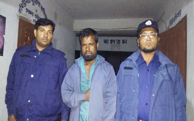কণ্যা সন্তানকে ধর্ষণ চেষ্টার দায়ে সৎ পিতা আটক