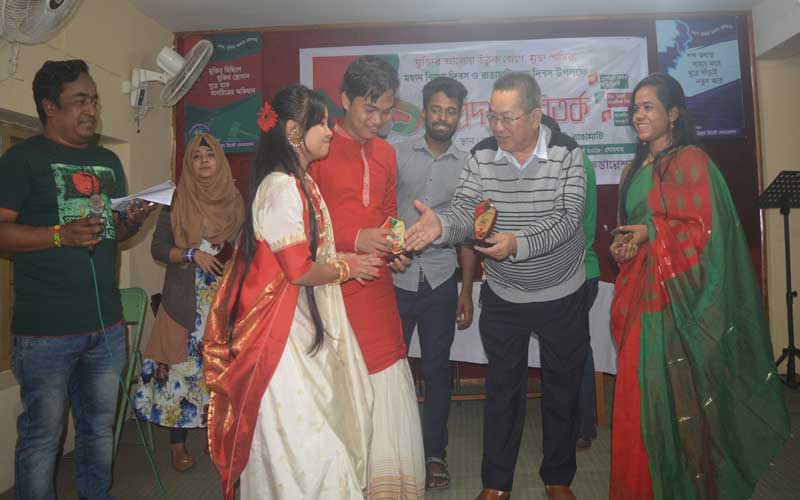 বিতর্কে মুগ্ধতার একদিনের সারাবেলা