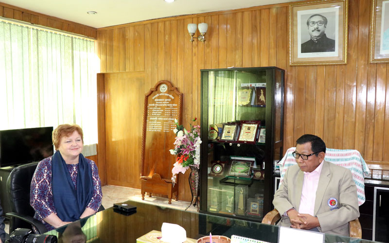পার্বত্য সচিবের সাথে জেলা পরিষদের মতবিনিময় সভা