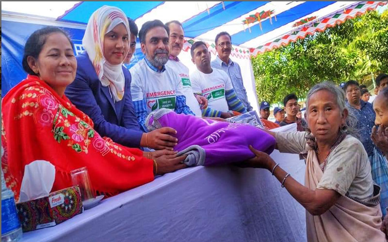 লামায় ইমারজেন্সি ফাষ্ট এইড ফাউন্ডেশনের শীতবস্ত্র বিতরণ