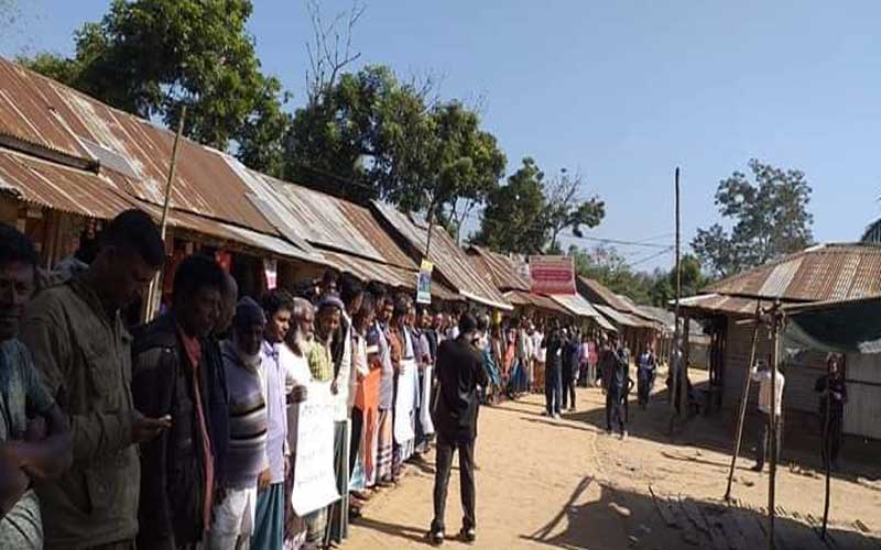 পৃথক উপজেলার দাবিতে লংগদুতে মানববন্ধন