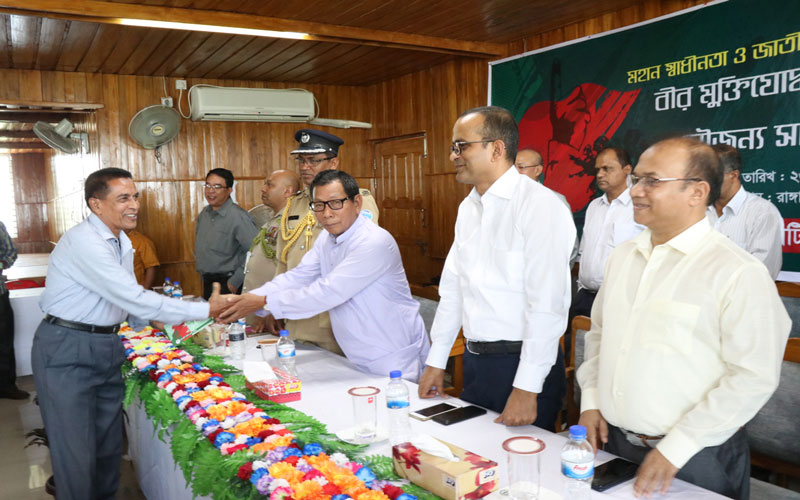 বীর মুক্তিযোদ্ধাদের সংবর্ধনা জেলা পরিষদের