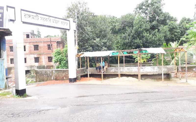 রাঙামাটি মহিলা কলেজের ছাত্রী ছাউনির এ কী হাল !