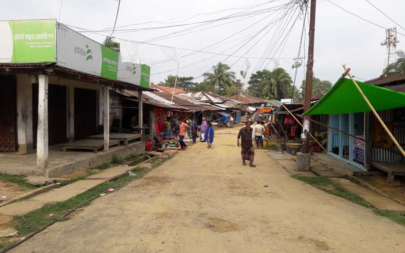 ৬ মাস ধরে বাজার বর্জনে বিপাকে নানিয়ারচর !
