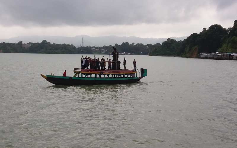 শব্দ দূষণে অতিষ্ঠ পর্যটক