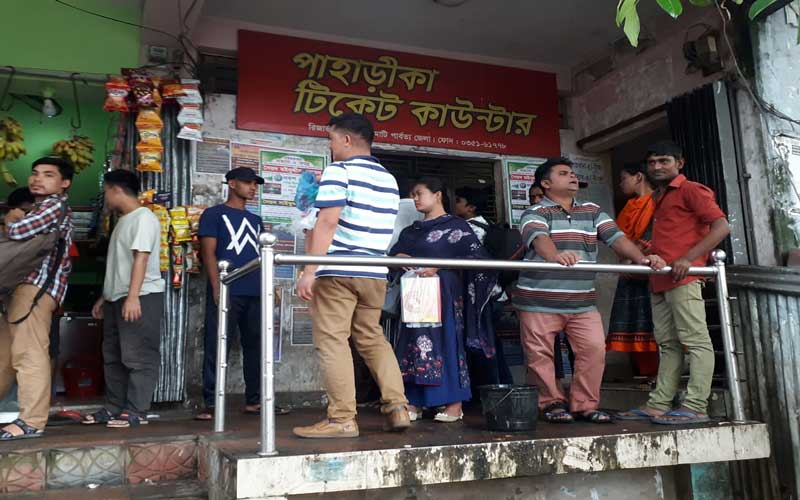 জীবনের তাগিদেই ফিরে যাচ্ছে ওরা