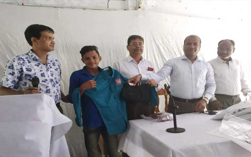 চাঁদাবাজ ও সন্ত্রাসের কারণে পাহাড়ে উন্নয়ন বাধাগ্রস্ত হচ্ছে