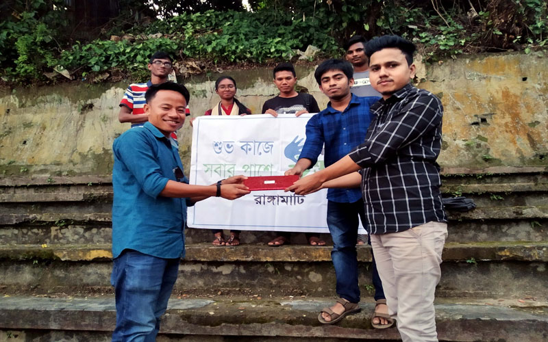 যুক্তি তর্কে ছোঁয়া অন্যরকম এক বিকেল
