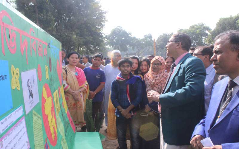 বিজয় দিবসে দেয়ালিকা উৎসব রাঙামাটি কলেজে