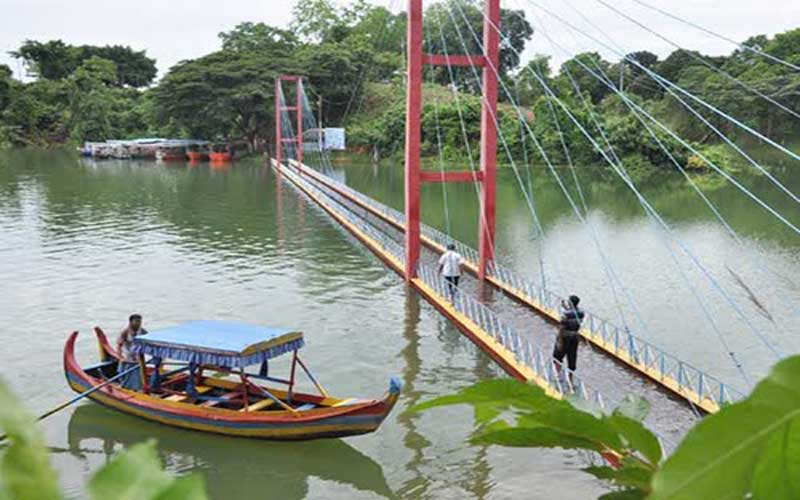 রাঙামাটি এসেছে করোনা সহায়তার ১০০ মেট্রিন টন খাদ্যশস্য ও ১০ লক্ষ টাকা