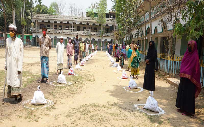 দরিদ্রদের পাশে লংগদু বায়তুশ শরফ