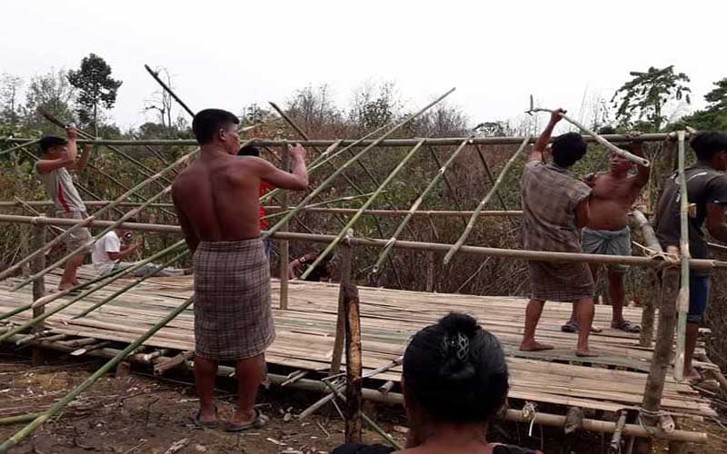 কোয়ারেন্টিনে রাখার ব্যতিক্রমী উদ্যোগ এক পাহাড়ী গ্রামে