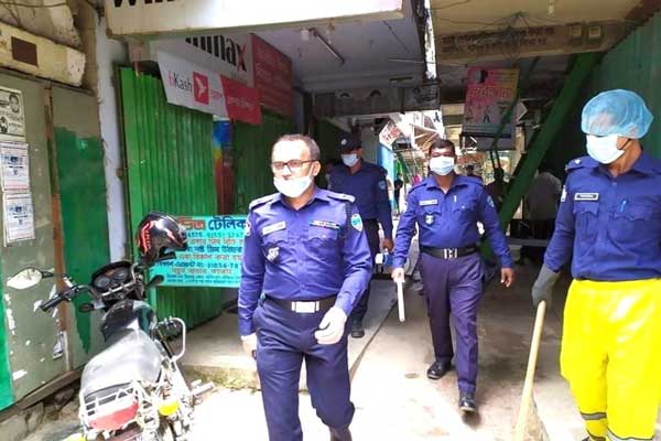পুলিশী অভিযানে কাপ্তাই নতুন বাজার শপিং মল বন্ধ