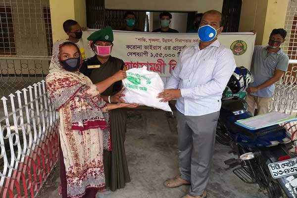 কাপ্তাইয়ে ৩০০ আনসার ও ভিডিপি সদস্যকে সহায়তা