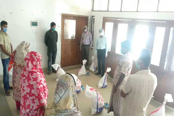 রাঙামেক ছাত্রলীগের খাদ্য ও ইফতার সামগ্রী বিতরণ