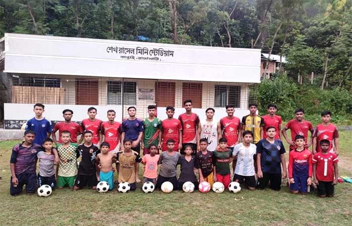 ধীরলয়ে ডানা মেলছে কাপ্তাই ফুটবল একাডেমি