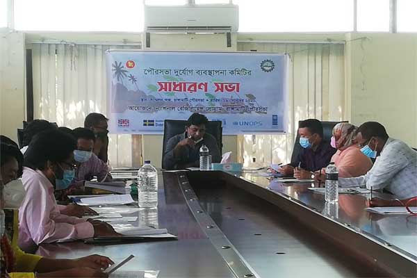 ‘ভাঙা সড়ক মেরামত হবে শীঘ্রই’- আশ্বাস মেয়র আকবরের
