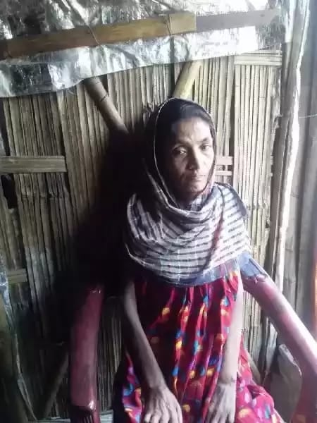 অসুস্থ রোকেয়ার পাশে দীঘিনালা জোন