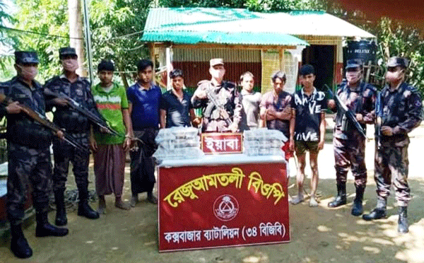 নাইক্ষ্যংছড়ি সীমান্তে ২ লাখ ইয়াবাসহ ৬ পাচারকারী আটক