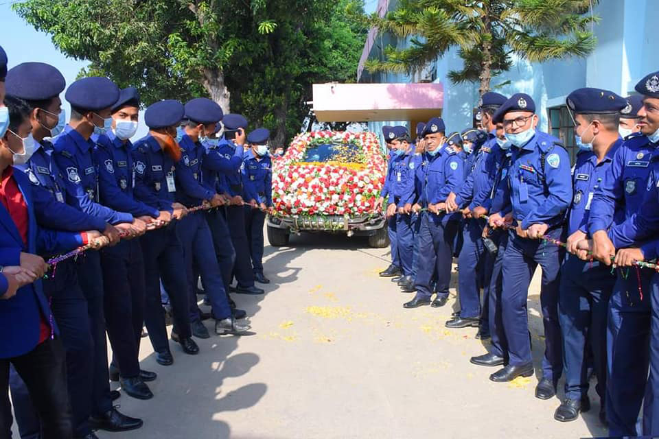 তবে, বিদায় পুলিশ সুপার