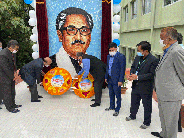 প্রযুক্তি বিশ্ববিদ্যালয়ে বঙ্গবন্ধুর ম্যুরাল উদ্বোধন