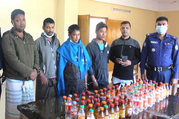 কাউখালীতে মাদক ব্যবসায়ী মনু সহ আটক ৪