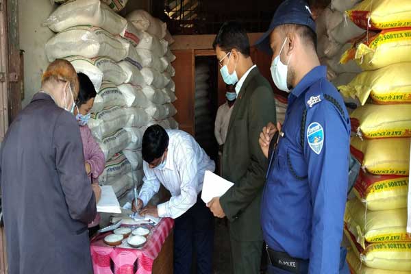 রাঙামাটি শহরে মোবাইল কোর্টের অভিযানে অর্থদন্ড