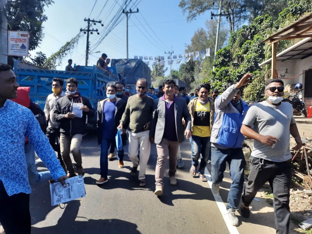 নির্বাচনী প্রচার প্রচারণায় ব্যস্ত সময় পার করছেন মেয়র প্রার্থী