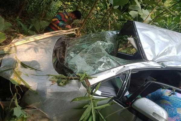 সাজেকে মাইক্রোবাস খাদে পড়ে ৮ পর্যটক আহত
