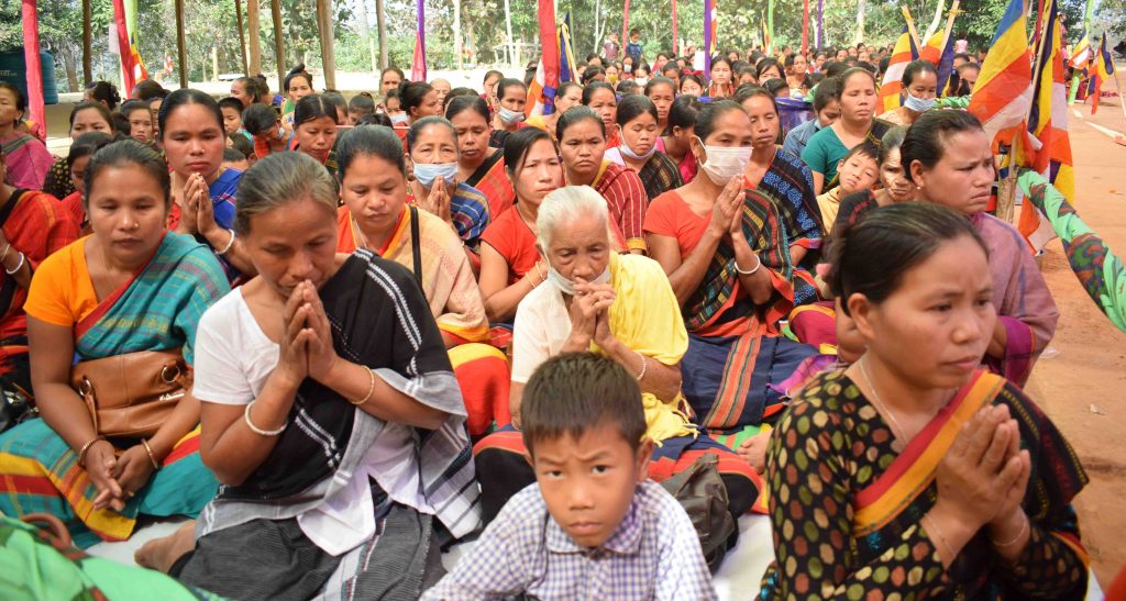 সার্বজনীন বিহারে ৮৪ হাজার মঙ্গল প্রদীপ প্রজ্জ্বলন