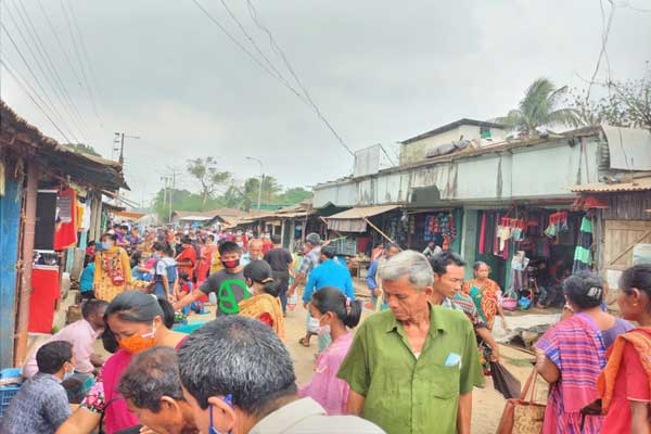 ‘জিঘাংসা’ ভুলে যেনো প্রাণ ফিরছে নানিয়ারচর বাজারে !