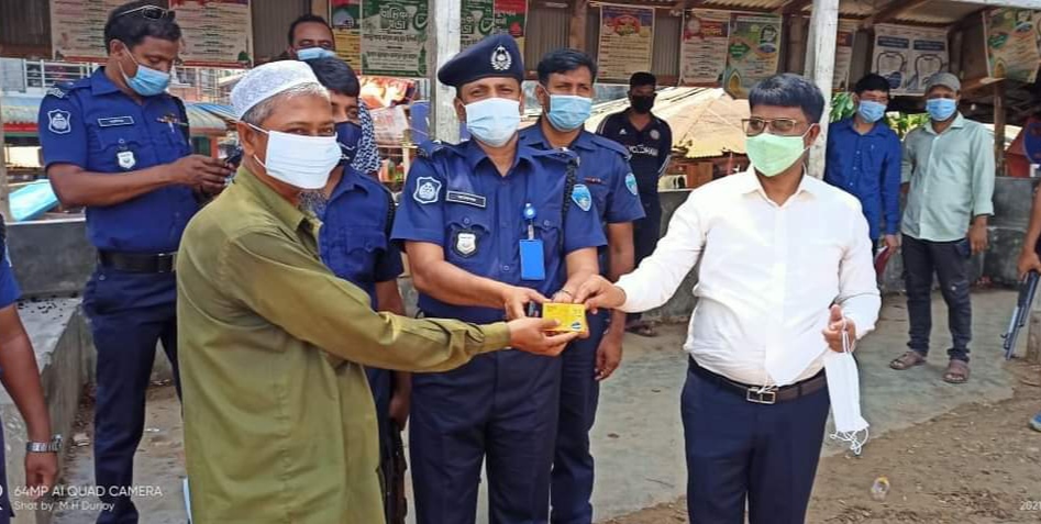বাঘাইছড়িতে উপজেলা প্রশাসনের মাস্ক বিতরণ