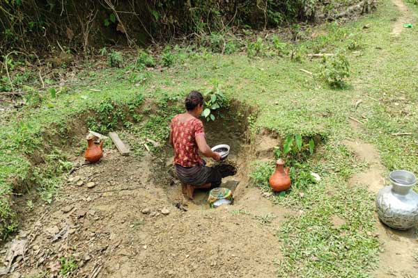 খাবার পানির জন্য হাহাকার দূর পাহাড়ে