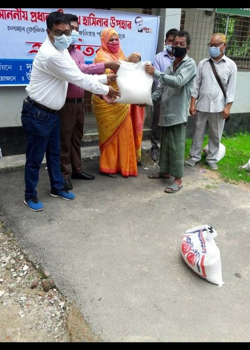 চিৎমরম ইউনিয়নে ত্রাণের চাল বিতরণ