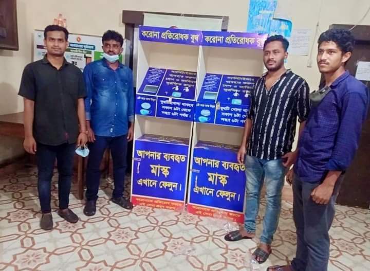 করোনা প্রতিরোধক বুথ উপহার দিলেন যুবলীগ নেতা